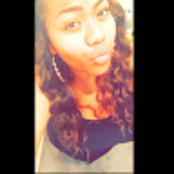 Meet your Posher, Mele - Picture 1 of 1